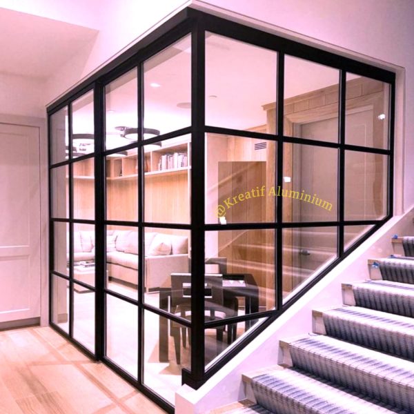 Sekat ruangan motif lis ornamen (4)